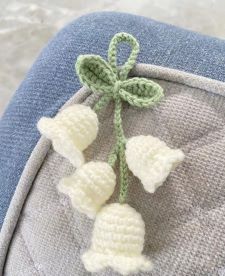 This image of crochet lily of the valley is not my own but used for demonstration purposes. Find the image source in the link above.
