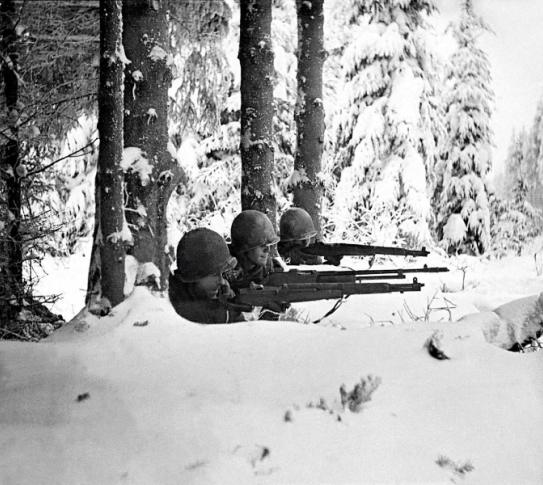 american soldiers in the snow