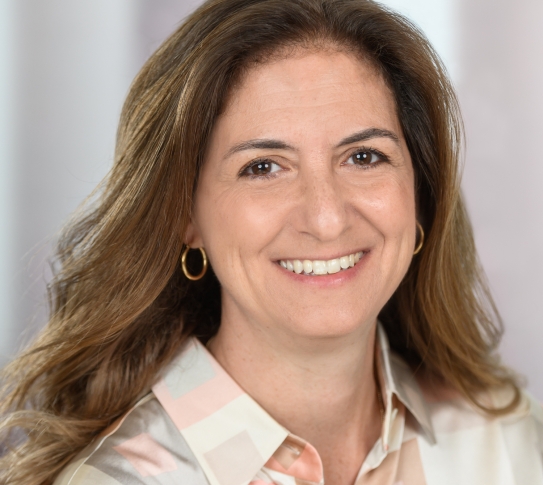 Nancy Maron headshot