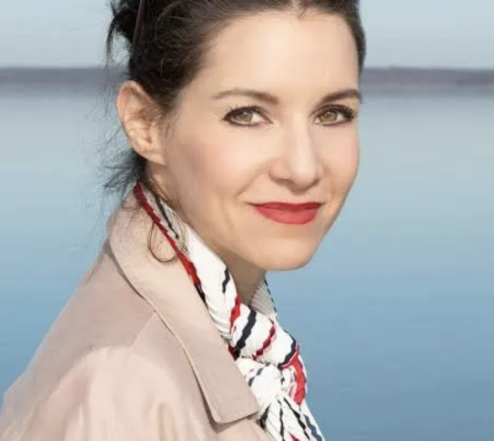 Headshot Photo of Author Jamie Brenner.