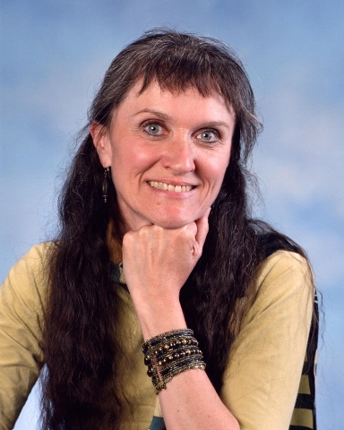 photo of storyteller Lorraine Hartin-Gelardi